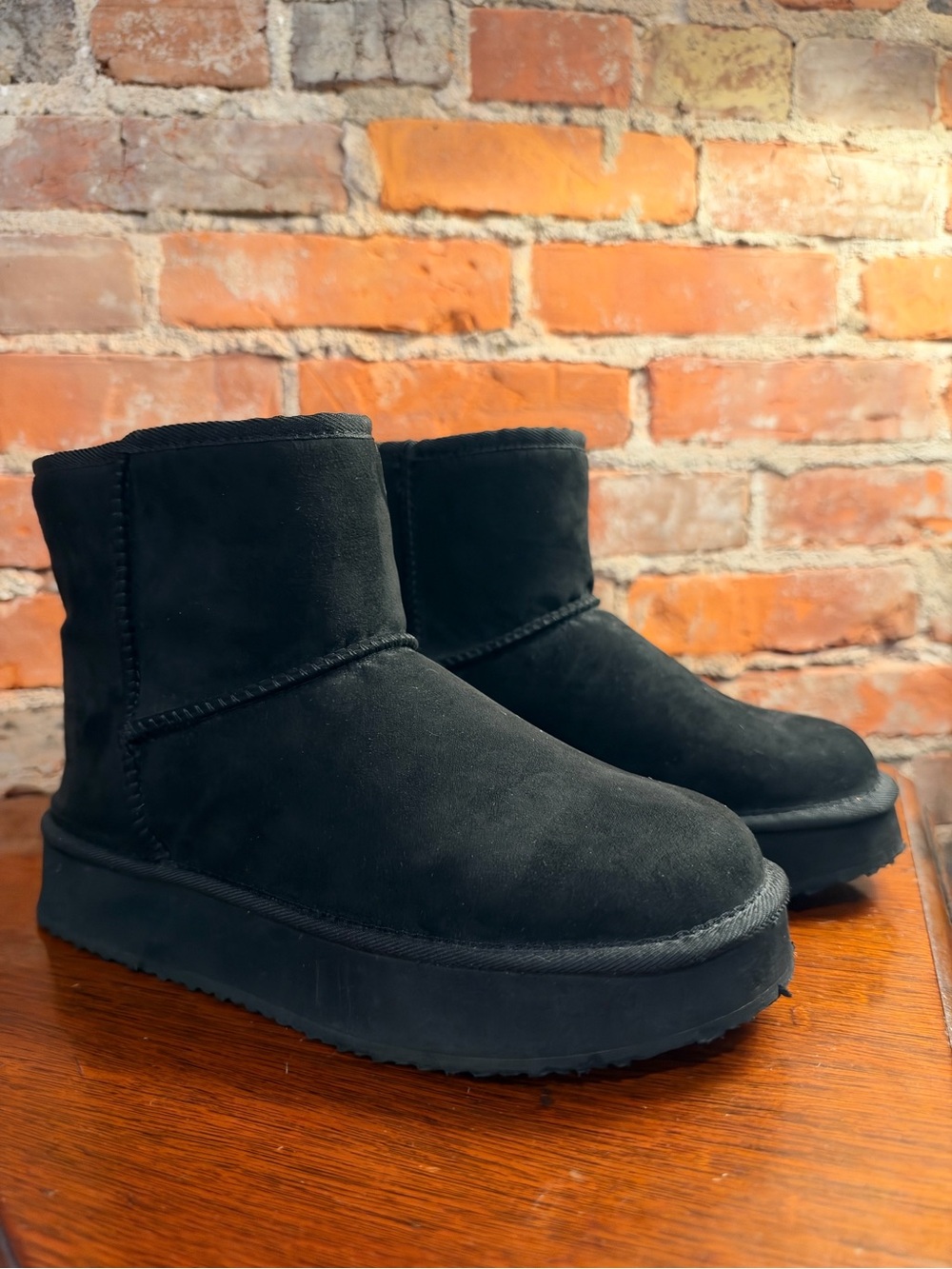 Arizona Jean Company Black Faux-Fur Lined Ankle Booties